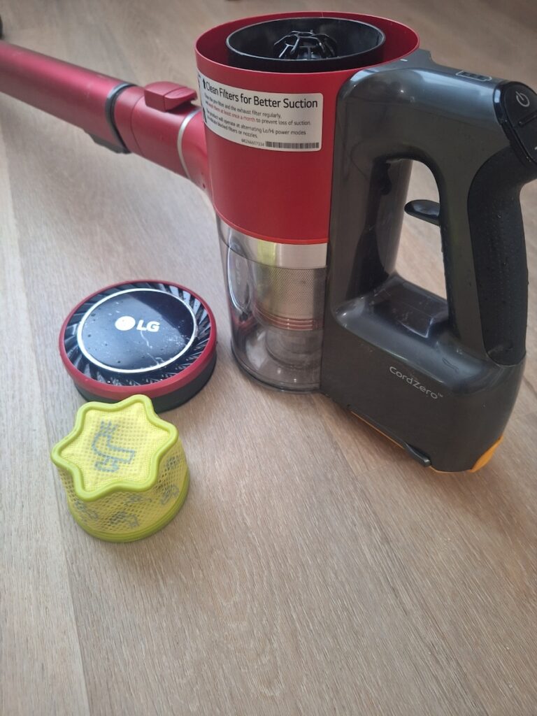 easy filter cleaning of the A9N LG vacuum