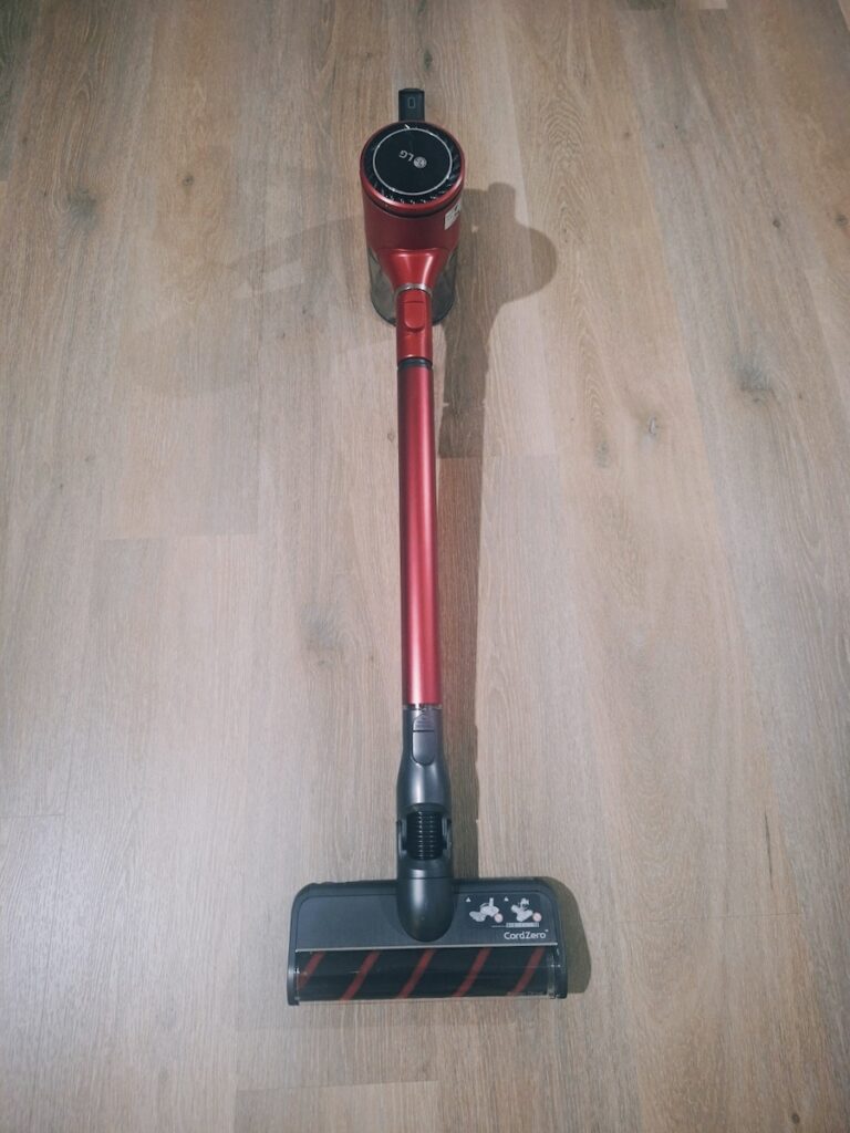 LG A9N Cordless Vacuum Red Close up