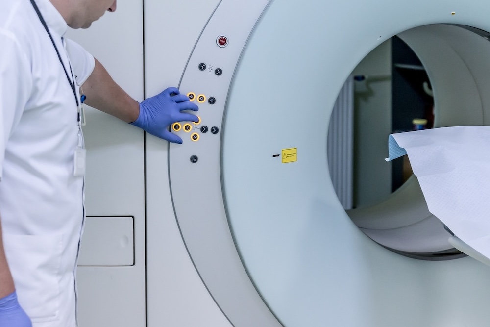 pelvic MRI scan endometrial cancer diagnosis
