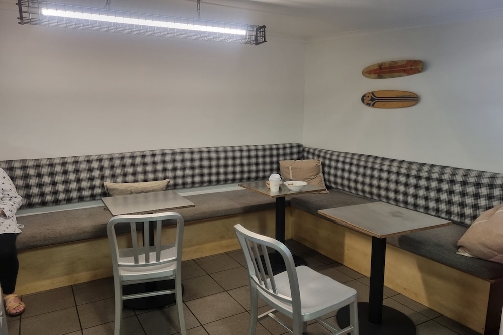 Fishwicks Culburra Beach small cosy table seating
